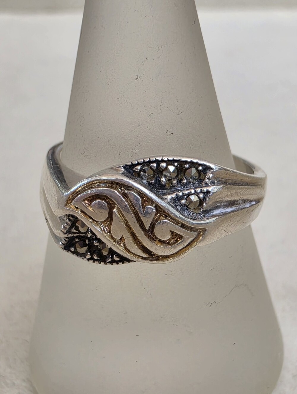 Sterling Silver Marcasite Modernist Swirl Ring - Size 8.5 • 5.16g